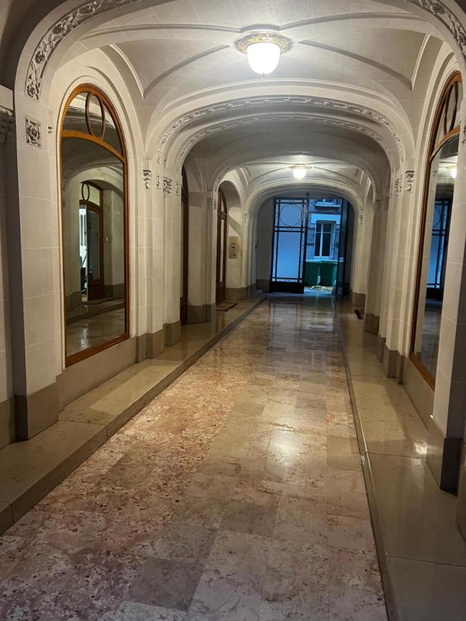 Sous Les Toits De Paris Trocadero Apartment Exterior photo